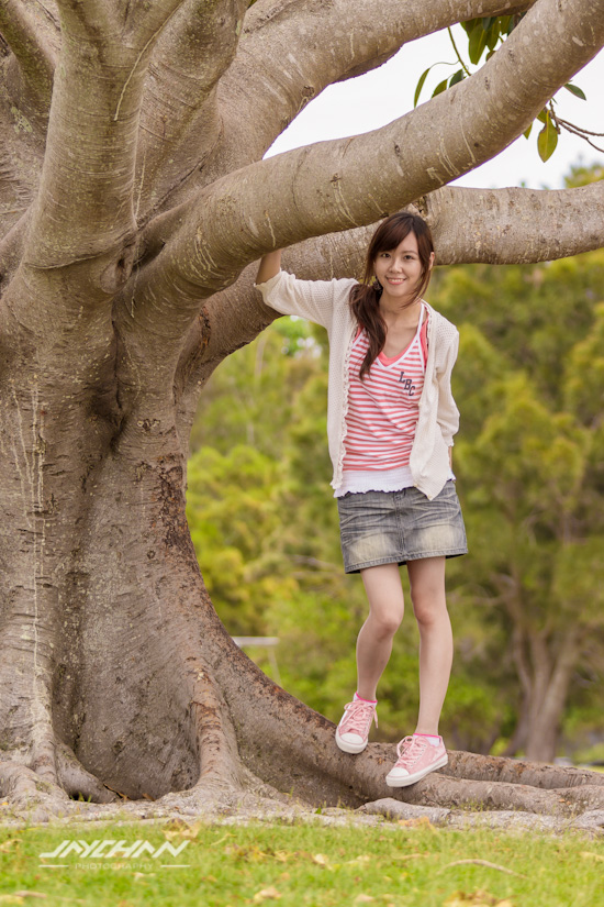 Chibi next to a tree 